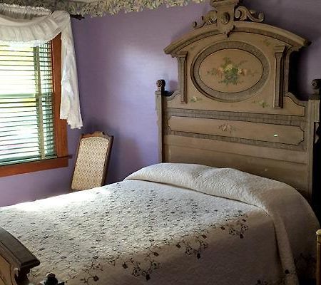 The Stone House Motel & Motor Lodge Ticonderoga Екстер'єр фото
