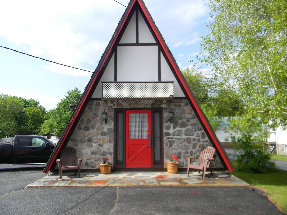 The Stone House Motel & Motor Lodge Ticonderoga Екстер'єр фото